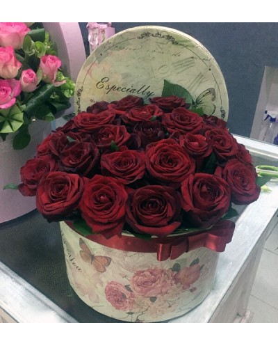 Red Boxed  Roses