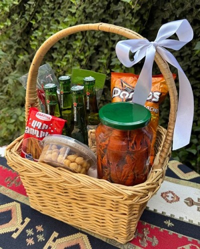 Корзина с пивом и раками