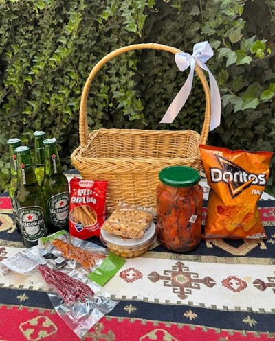Корзина с пивом и раками
